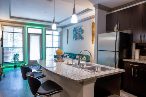 The Safari Atlanta Apartment Bagian luar foto